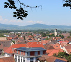Rathaus March mit Kaiserstuhl, vom Scheibenbuck (Hugst.)