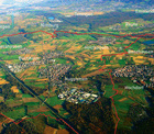 Das Gemeindegebiet von March aus der Luft