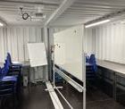 Dirty Classroom: Unterrichtsraum für Übungsteilnehmende im "kontaminierten Schwarz-Bereich"