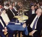 1999: Beim Festakt zur 1150-Jahrfeier von Holzhausen sitzen Bernhard Gutmann und Ehefrau Erna mit Josef Hügele ganz vorne. 
