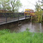 Die Mhlbachbrcke in Neuershausen (Gewann Unterer Schachen) ist bereits "eingestaut", was einem 100-jhrlichen Hochwasser-Ereignis entspricht!